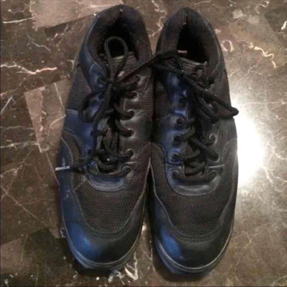 Capezio dance shoes.. size 7